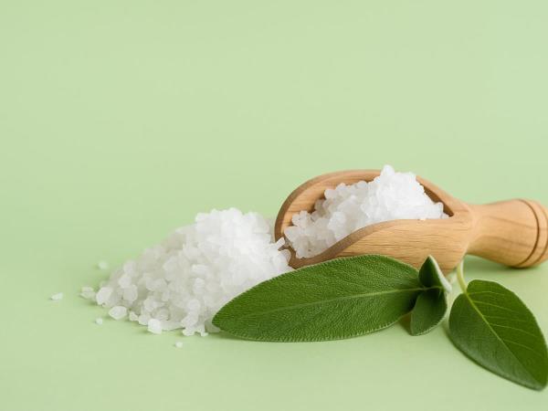 4 Zeichen, wenn Sie zu viel Salz zu sich nehmen